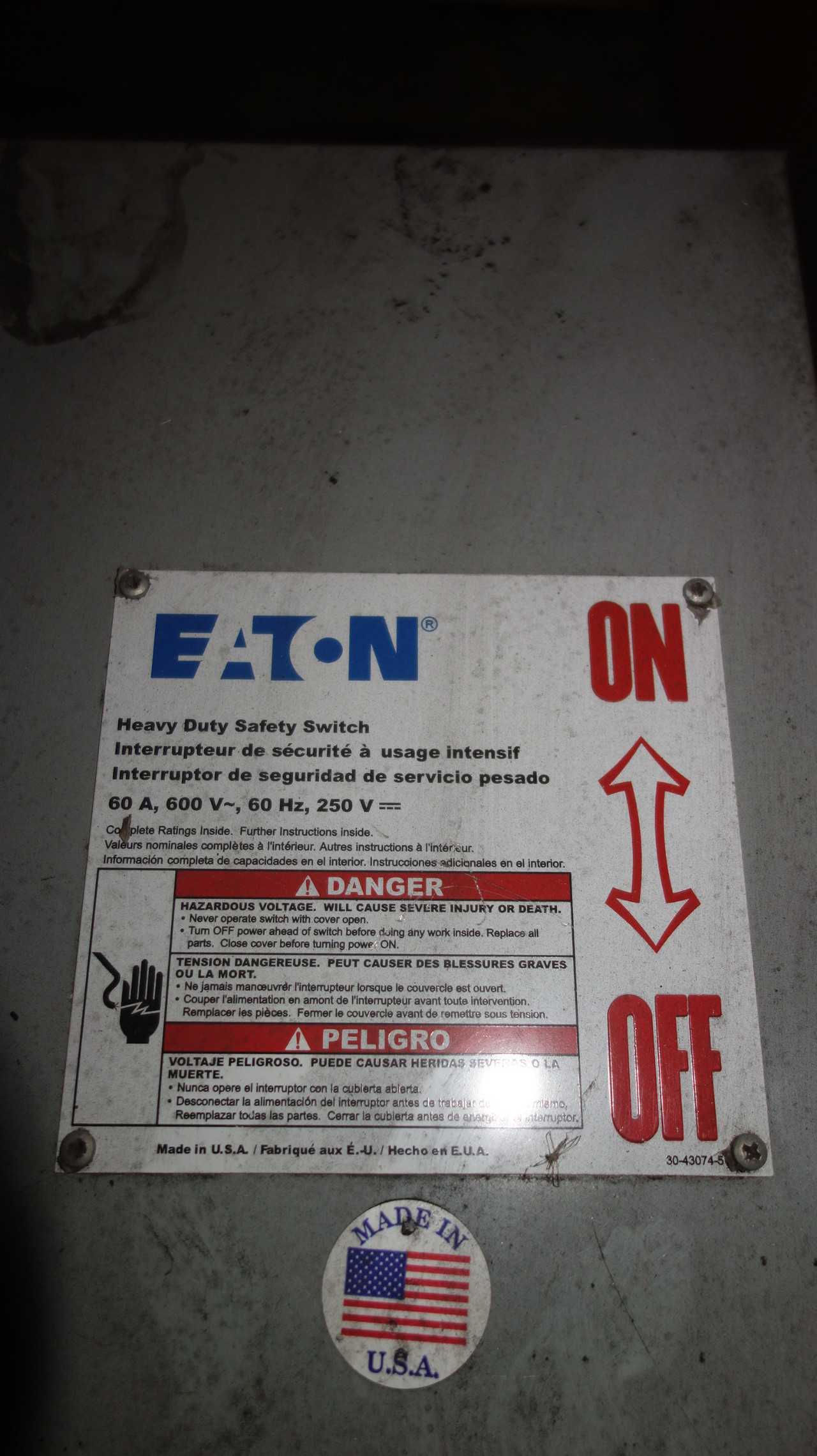 LOT OF 7 CUTLER HAMMER 60A DISCONNECT SWITCHES - DISCONNECT SWITCHES