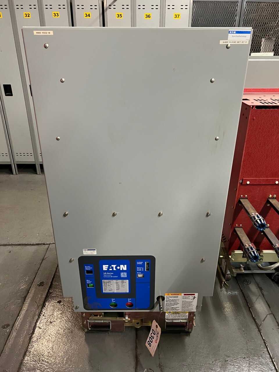Eaton VR series vacuum breaker 3000A - CIRCUIT BREAKERS
