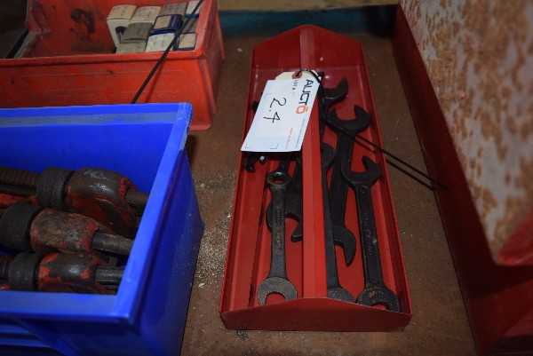 LOT OF ASSORTED CRESCENT WRENCHES - MISCELLANEOUS
