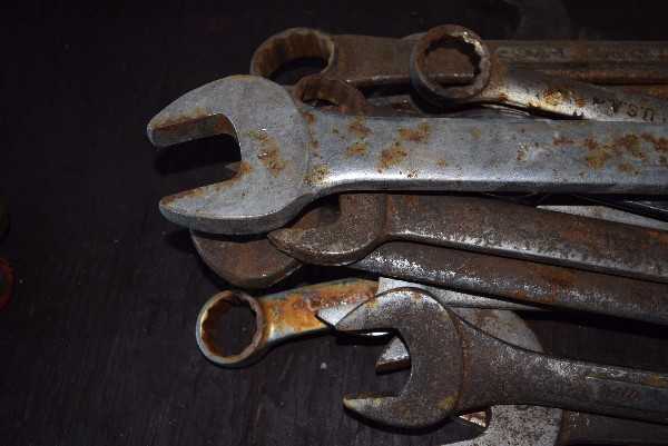 LOT OF LARGE CRESCENT WRENCHES - MISCELLANEOUS