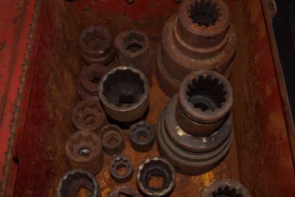 LOT OF ASSORTED SOCKETS - MISCELLANEOUS