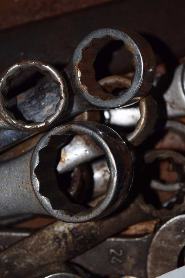 LOT OF LARGE CRESCENT WRENCHES - MISCELLANEOUS