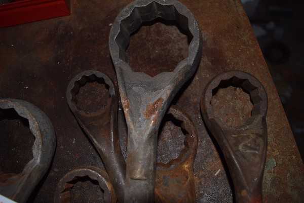 LOT OF ASSORTED STRIKING WRENCHES - MISCELLANEOUS