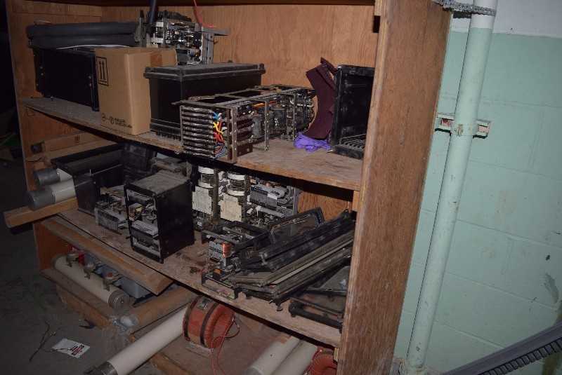 CONTENTS OF SHELF EXCLUDING SHELF RELAYS BREAKERS FUSES GE FPE WESTINGHOUSE - MISCELLANEOUS