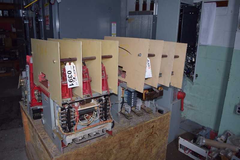 LOT OF 2 FPE VC-5 VACUUM CONTACTOR FOR SWITCHGEAR VC5 400 A 4160 VAC - MISCELLANEOUS