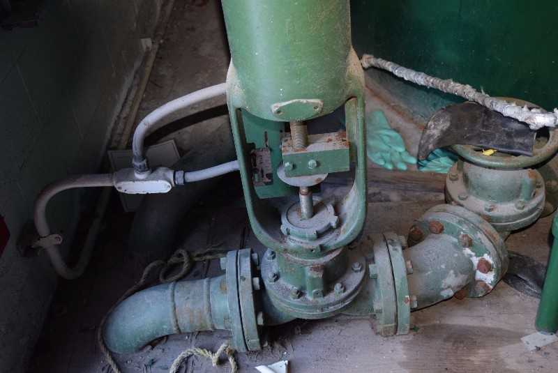 FISHER 667 4 INCH IRON CONTROL VALVE CLASS 125 - MISCELLANEOUS