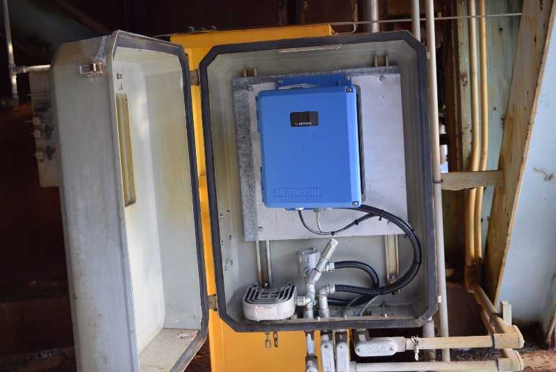 ROSEMOUNT OXYGEN ANALYZER - MISCELLANEOUS