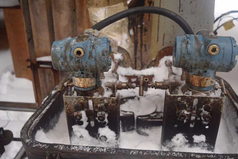 LOT OF 2 ROSEMOUNT PRESSURE TRANSMITTERS 3051 - MISCELLANEOUS