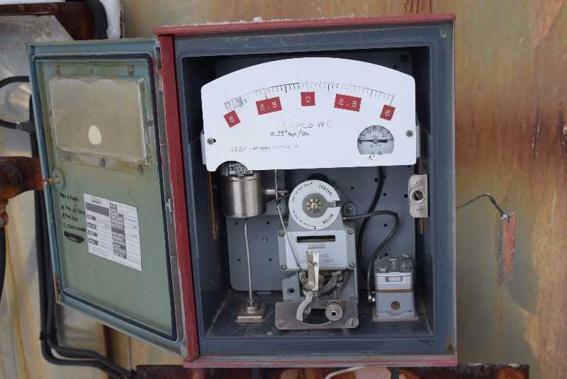 FOXBORO 43AP-FA12N PNEUMATIC CONTROLLER - MISCELLANEOUS