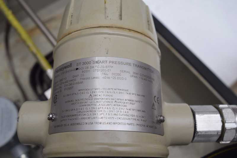 LOT OF 2 HONEYWELL STD120-E1A PRESSURE TRANSMISSION ST3000 STD924-E1A - MISCELLANEOUS