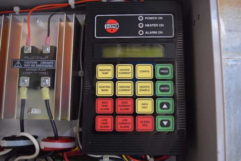 LOT OF 2 THERMON HEAT TRACING CONTROL AND MONITORING UNIT TC-202A TC-101A - MISCELLANEOUS