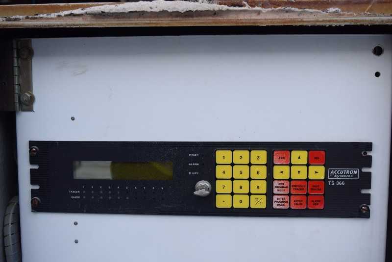 ACCUTRON SYSTEM TS 366A MICROPROCESSOR TEMPERATURE CONTROLLER - MISCELLANEOUS