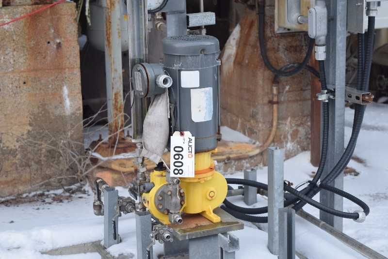 MILTON ROY RT11483XSCSEM2NN METERING PUMP .34 GPH - MISCELLANEOUS