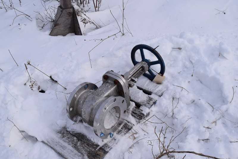 TY VALVE 6 IN STAINLESS WEDGE GATE VALVE CL150 - MISCELLANEOUS