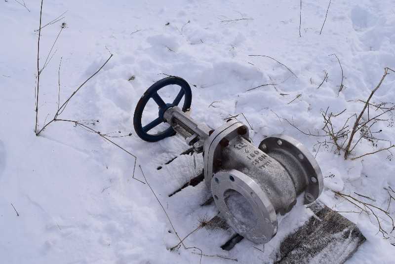 TY VALVE 6 IN STAINLESS WEDGE GATE VALVE CL150 - MISCELLANEOUS