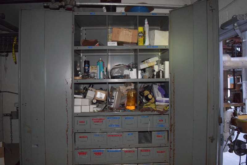 CONTENTS OF CABINET VALVE REPLACEMENT PARTS REGULATORS COILS PARKER - MISCELLANEOUS