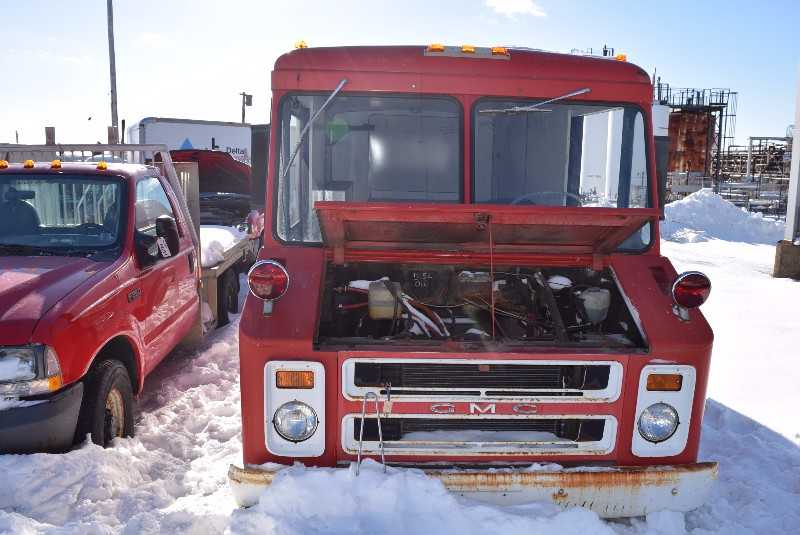 2000 GMC 3500 V-EIGHT VALUE-VAN VIN TPY3563600829 2438KM STEEL STEP VAN - MISCELLANEOUS