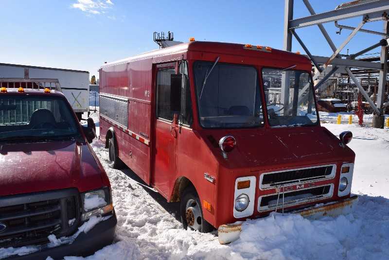 2000 GMC 3500 V-EIGHT VALUE-VAN VIN TPY3563600829 2438KM STEEL STEP VAN - MISCELLANEOUS