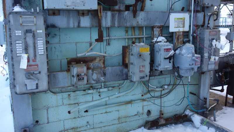 LOT OF 6 BREAKER DISCONNECTS INCLUDES KILLARK 100 A KILLARK 50A KILLARK 25 A APPLETON 15 A CROUSE-HINDS KILLARK 100 A - MISCELLANEOUS