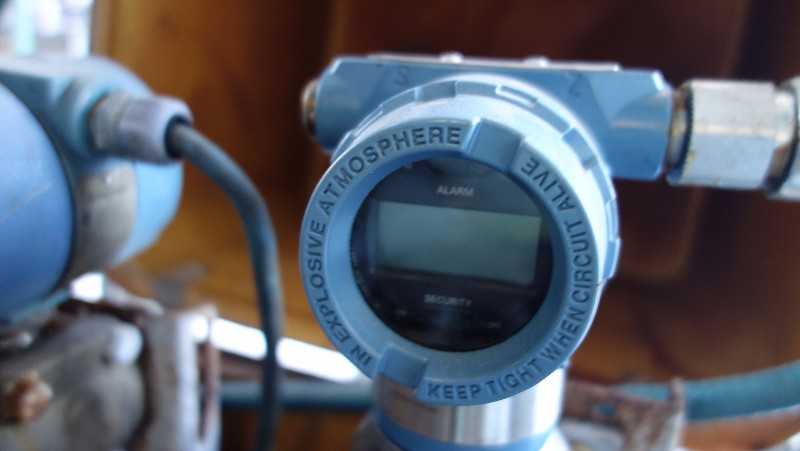 LOT OF 2 ROSEMOUNT PRESSURE TRANSMITTERS INCLUDES 1 x C1151 AND 1 x 3051 - MISCELLANEOUS