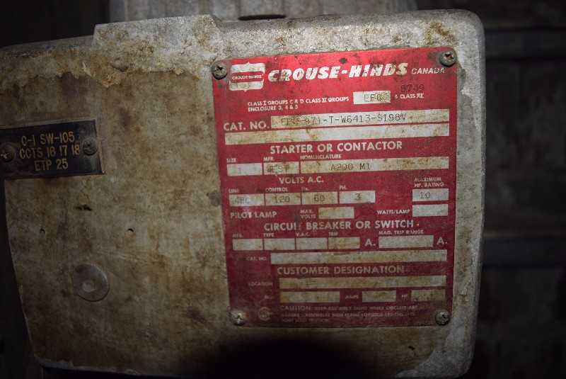 LOT OF 2 CROUSE HINDS BREAKER DISCONNECT 10 A EPC971-T-W6413-S198V - MISCELLANEOUS