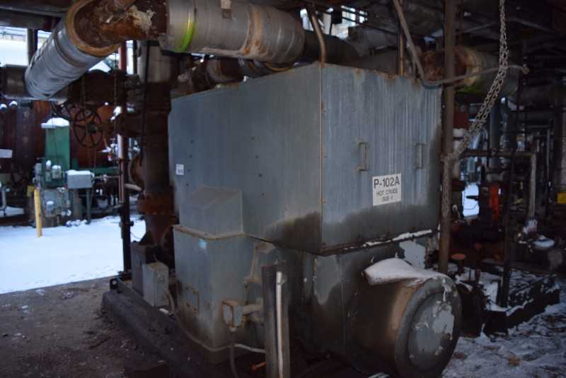 RELIANCE INDUCTION MOTOR 700 HP 4000 VAC MFG 3-83 FRAME E5810 - MISCELLANEOUS
