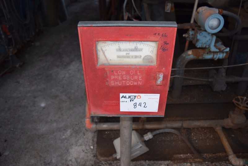LOT OF 2 FOXBORO 43AP-PA12N/PB-BA 43AP-FA42C PNEUMATIC CONTROLLERS - MISCELLANEOUS