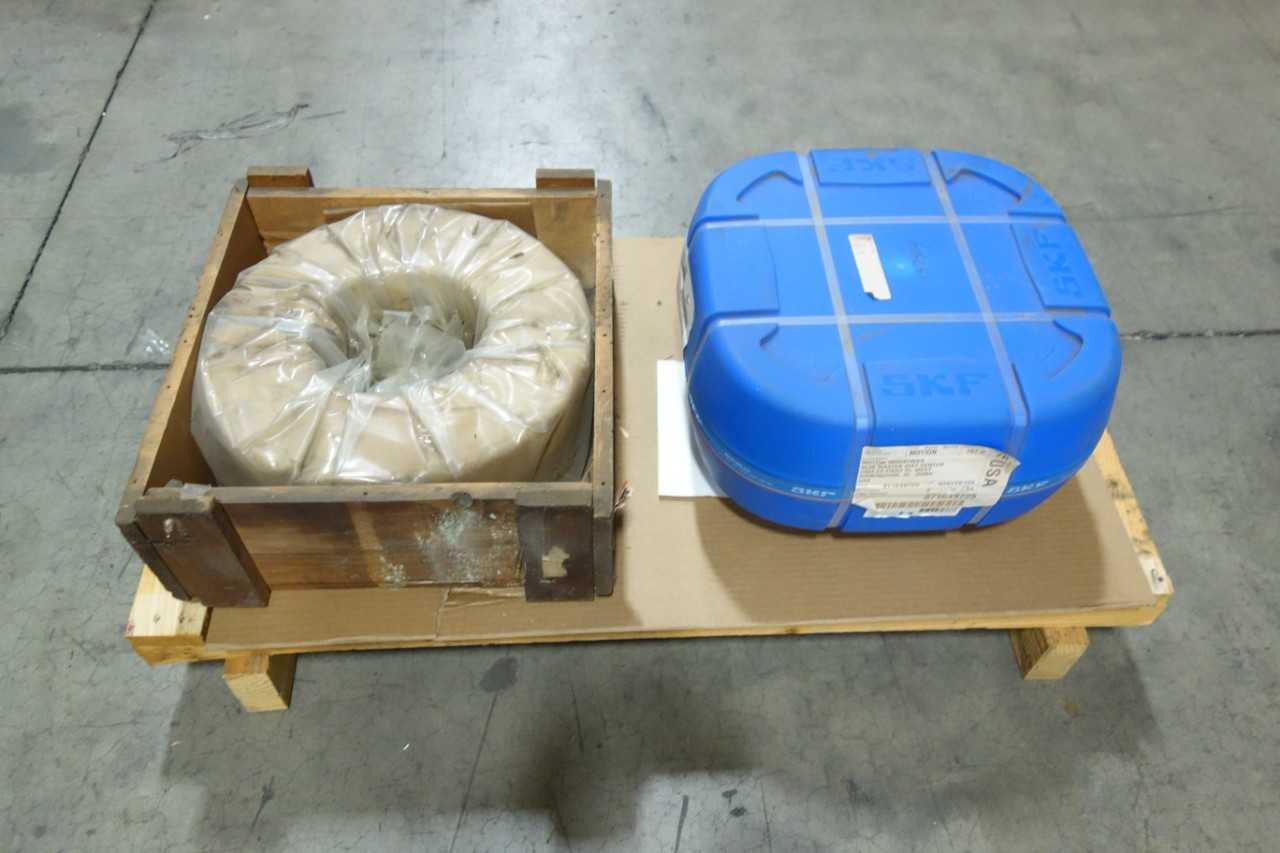 LOT OF 2 ROLLER BEARINGS - BEARINGS