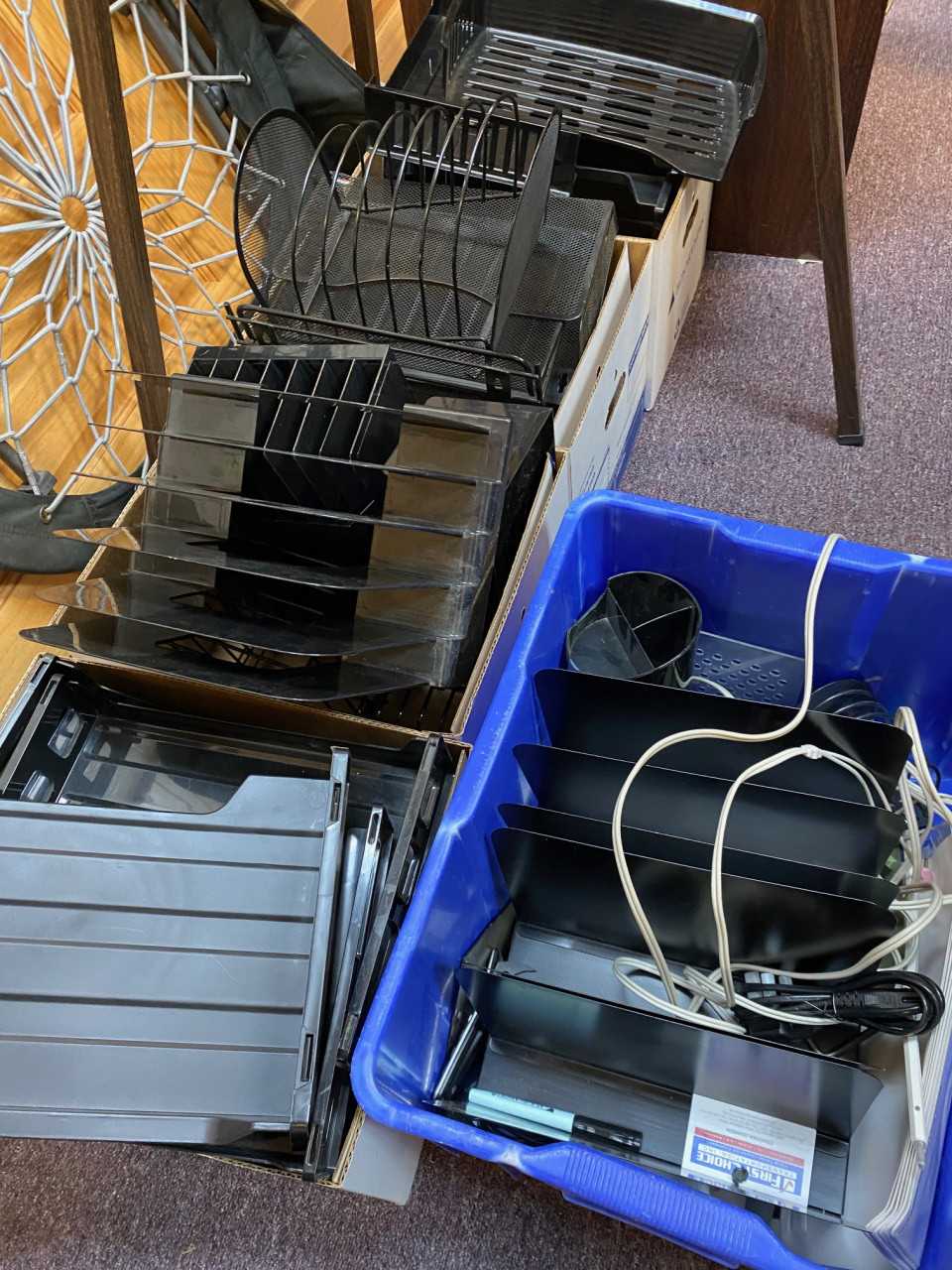 Lot of miscellaneous office supplies - PLANT & FACILITY EQUIPMENT