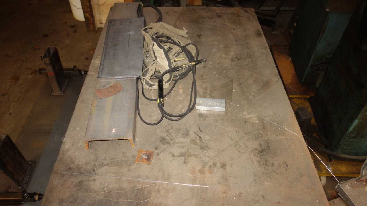 PROFESSIONA STEEL WELDING TABLE - WELDING EQUIPMENT