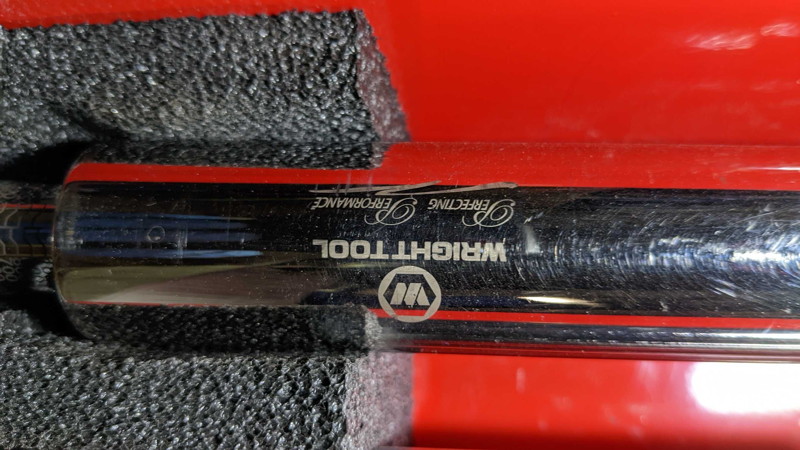 LOT OF 2 TORQUE WRENCHES - ELECTRIC POWER TOOLS