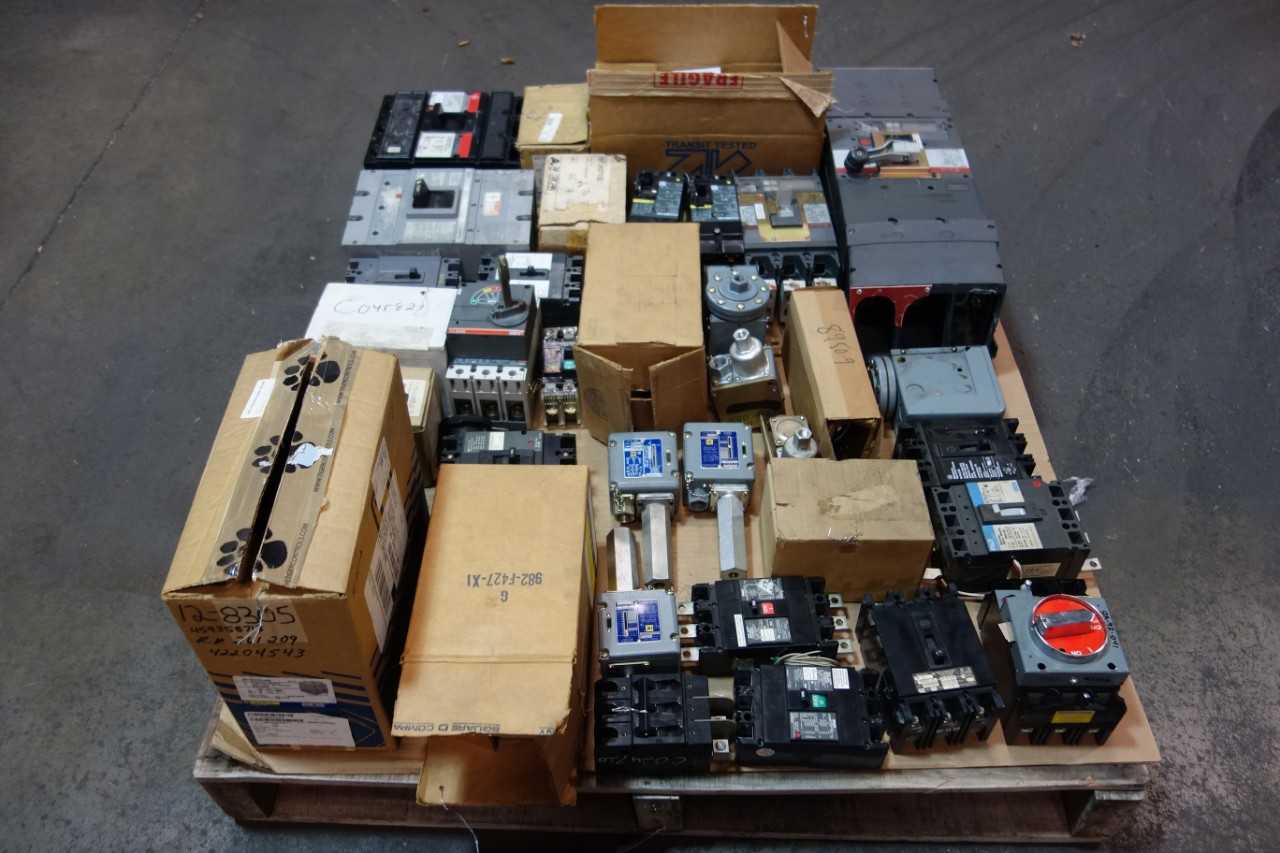 1 PALLET OF ASSORTED MOLDED CASE CIRCUIT BREAKERS, PRESSURE SWITCHES- GENERAL ELECTRIC, WESTINGHOUSE, FUJI - CIRCUIT BREAKERS