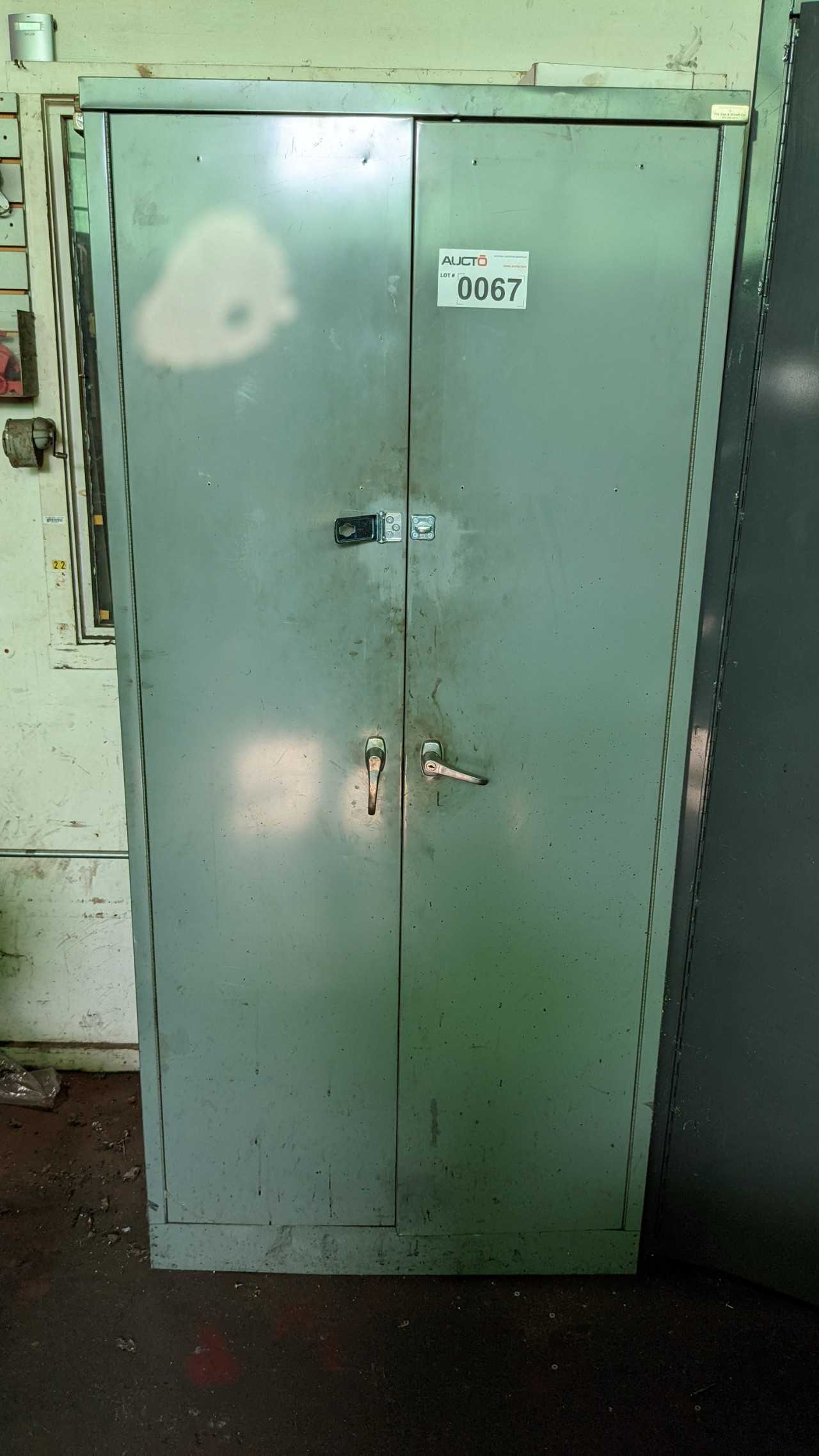 Lot of cabinet with contents - TOOL STORAGE Lot of cabinet with contents - TOOL STORAGE