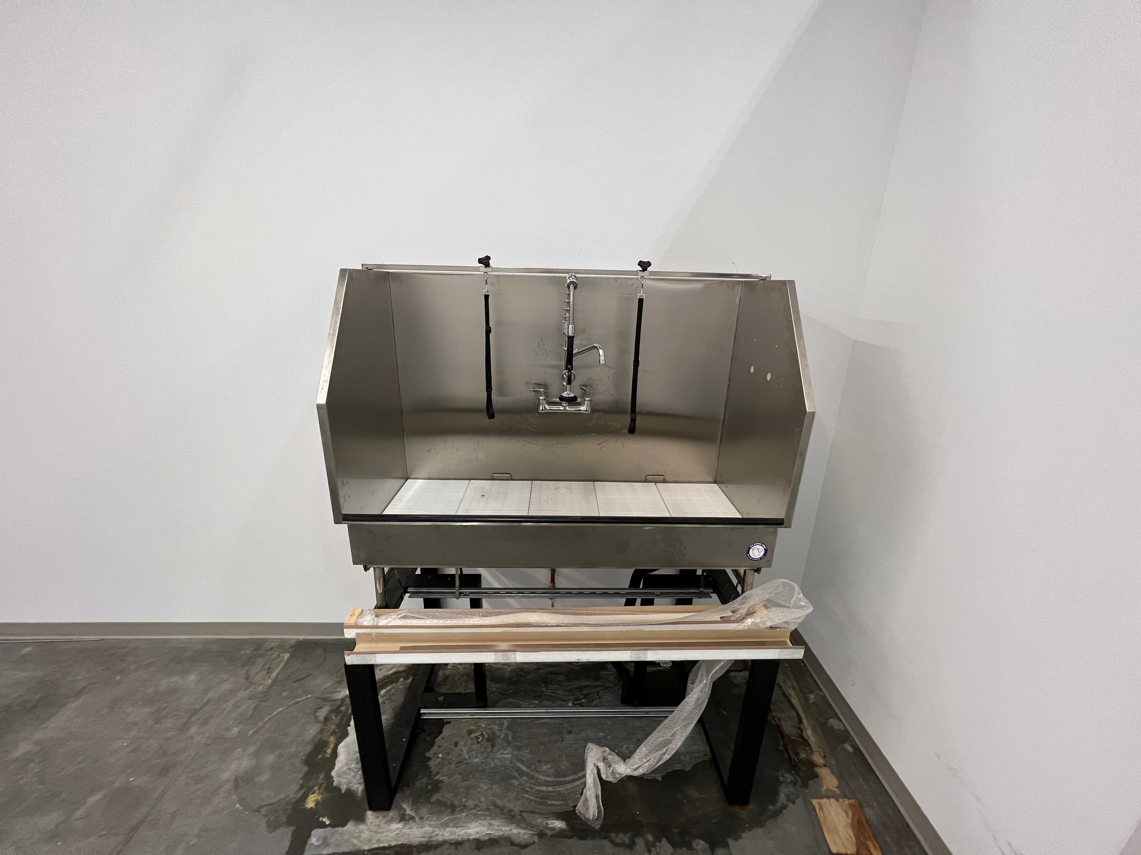 LARGE WASH BASIN SINK - LAB & SCIENTIFIC