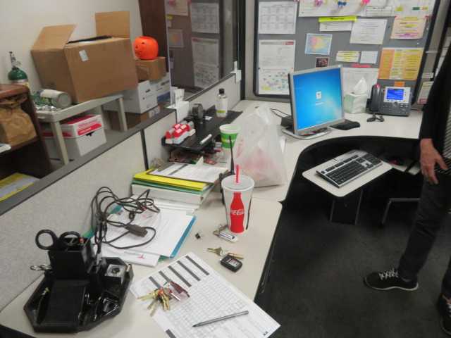Office Furniture and Cabinets, Lot - MISCELLANEOUS