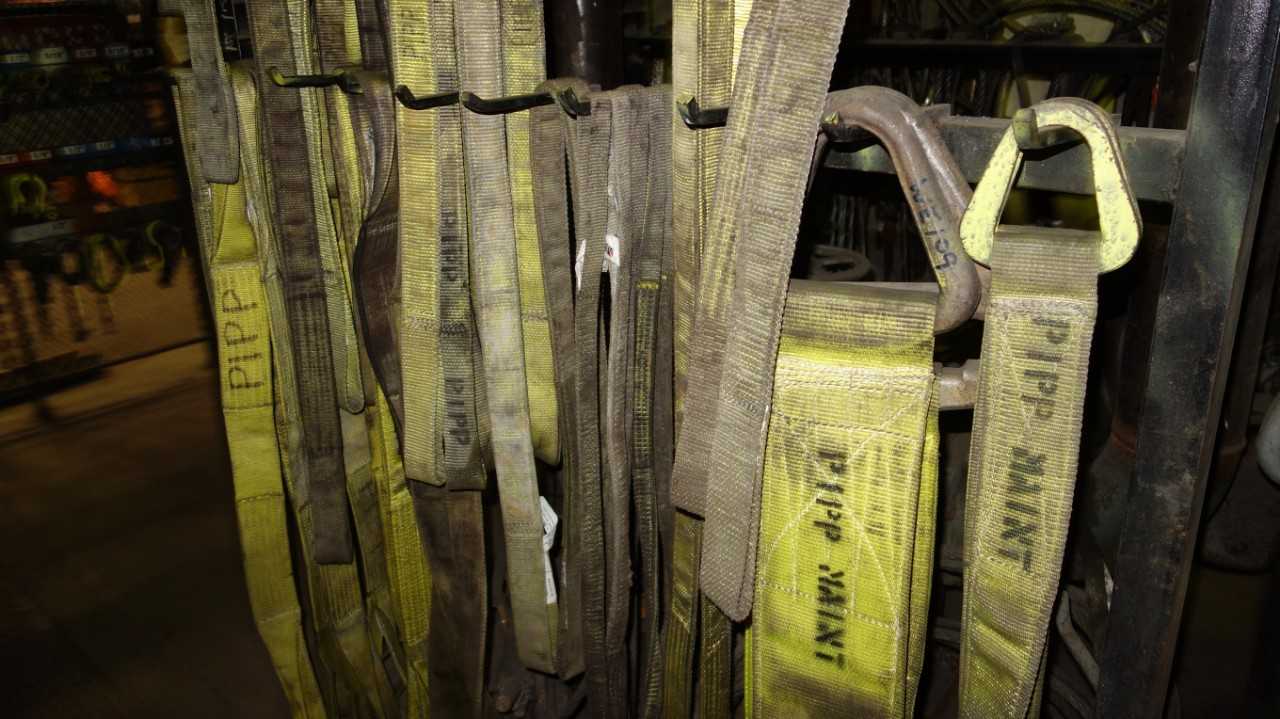 LOT OF ROPE SLINGS 1 IN TO 3 IN - HAND TOOLS