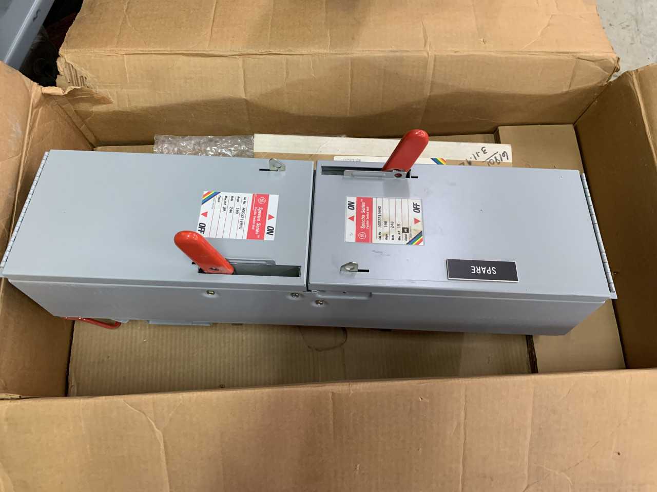 NEW GENERAL ELECTRIC FUSIBLE SWITCH UNIT BUS PLUG 100AMP - ELECTRICAL COMPONENTS NEW GENERAL ELECTRIC FUSIBLE SWITCH UNIT BUS PLUG 100AMP - ELECTRICAL COMPONENTS