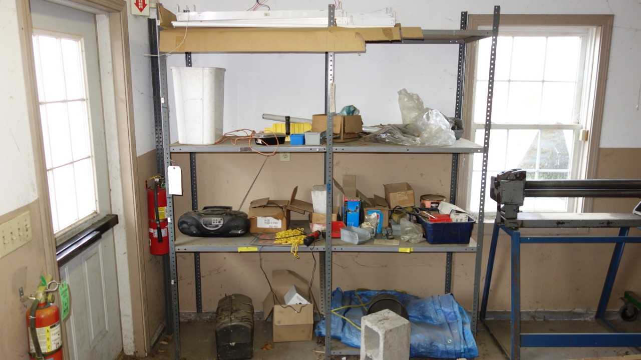 CONTENTS OF 2 SECTIONS OF SHELVING, ASSORTED GENERAL TOOLS, TOOLBOX, PIVOT DRIVER, DRILLS, TARPS, BLACK & DECKER - ELECTRIC POWER TOOLS