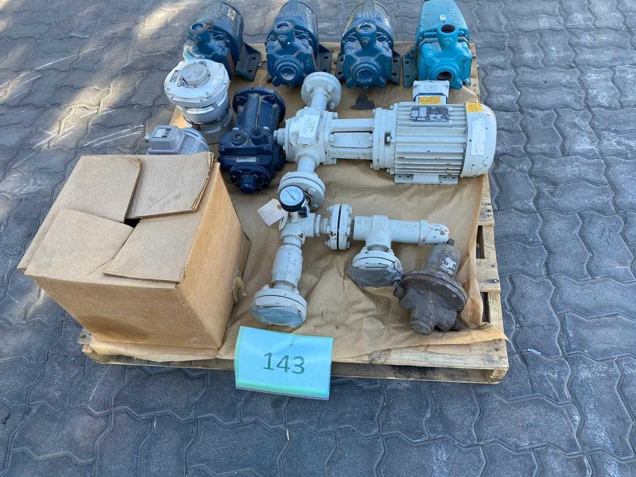 PALLET OF ASSORTED PUMPS AND ACCESSORIES - PUMPS