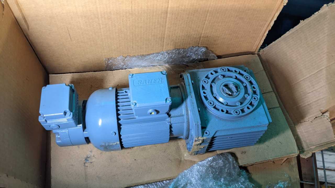 Lot of bauer motor type SG4-34/Dk812-200-AS/M 500 rpm - ELECTRIC MOTORS
