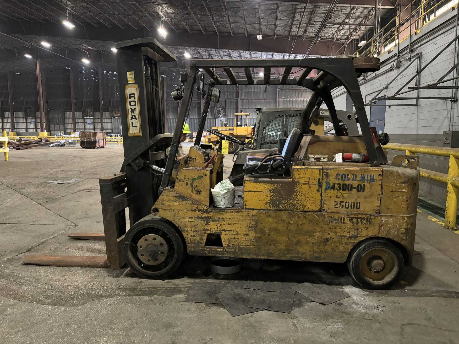 Royal T250 B TYPE D Forklift - SIT-DOWN FORKLIFTS