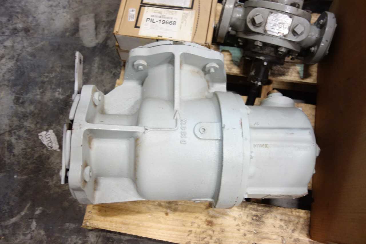 2 PALLETS OF ASSORTED PUMPS AND PUMP ACCESSORIES - PUMPS