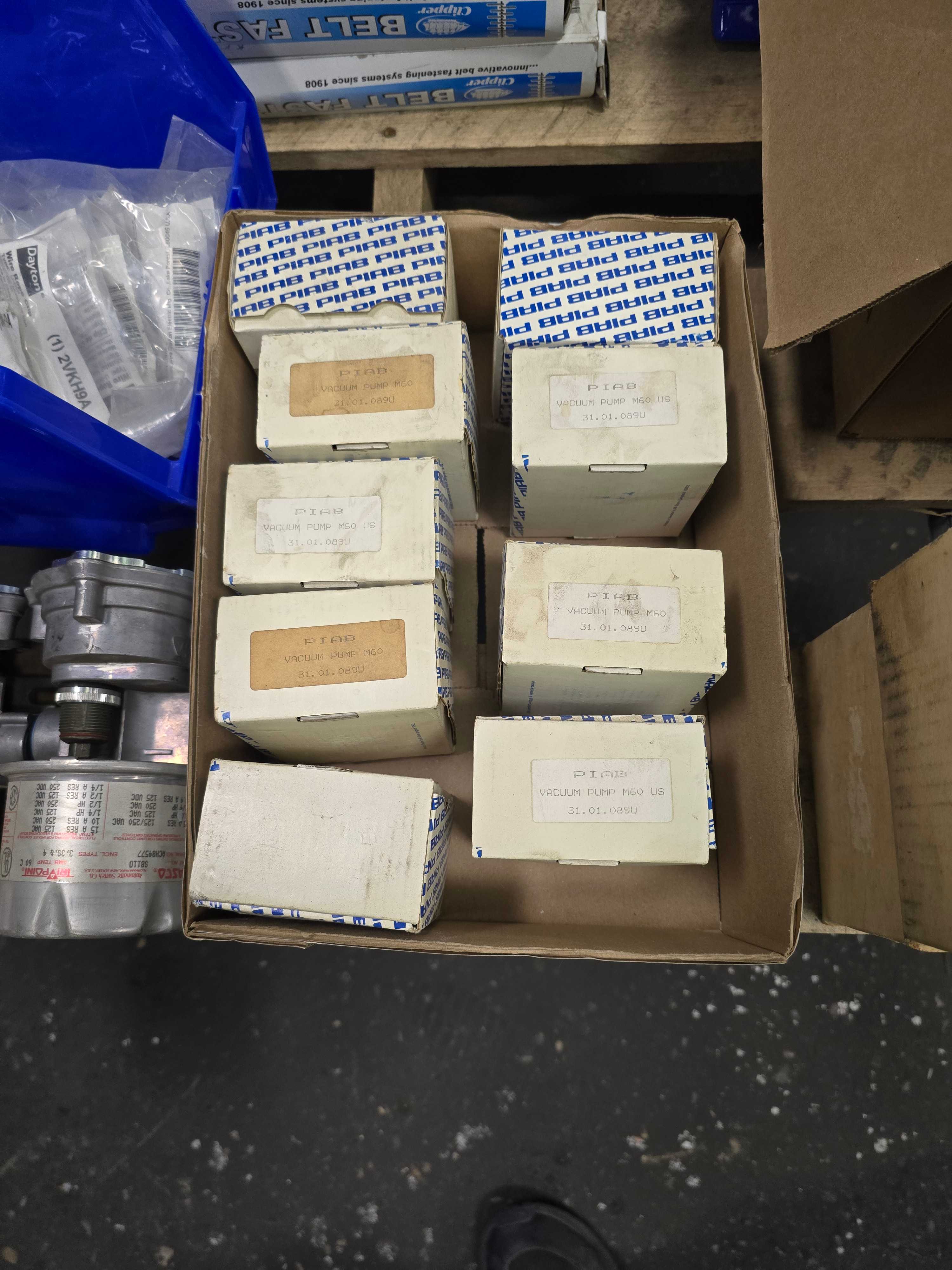 LOT OF INDUSTRIAL PARTS - FLEXCO - DAYTON - GE CIRCUIT BREAKERS - PARKER - INDUSTRIAL PARTS