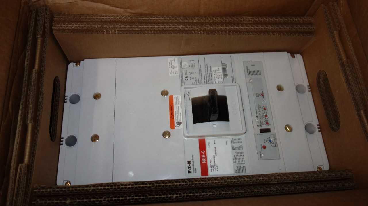 EATON NGH308038EC 1200A INDUSTRIAL CIRCUIT BREAKER - CIRCUIT BREAKERS