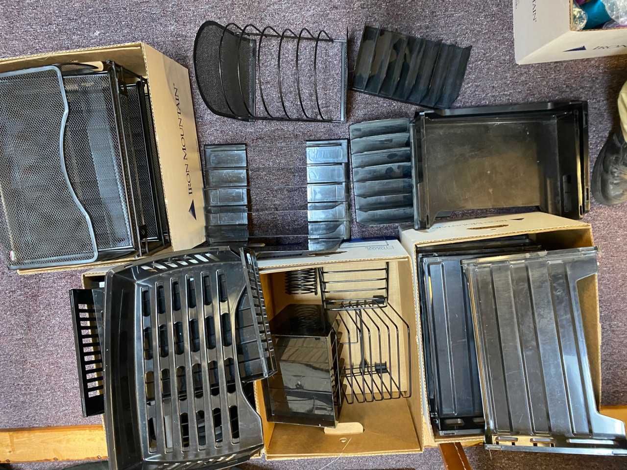 Lot of miscellaneous office supplies - PLANT & FACILITY EQUIPMENT