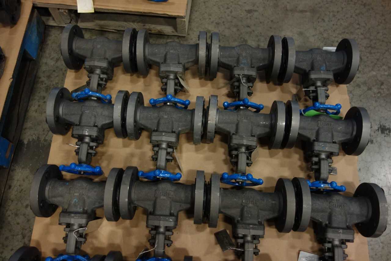 3 PALLETS OF SMITH MANUAL STEEL THREADED 1.5" GATE VALVES - VALVES