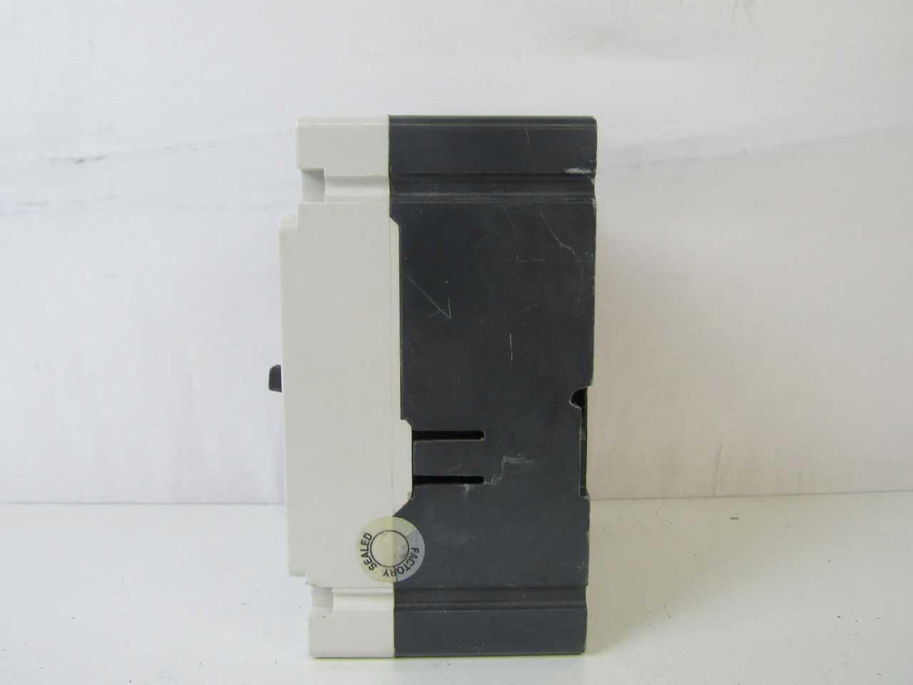 Lot of Quantity 1x ED3200 MCCB/Molded Case Circuit Breaker - CIRCUIT BREAKERS