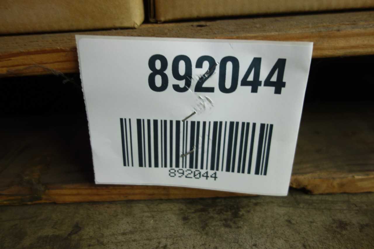 PALLET OF INDUSTRIAL PERFORMANCE 750 W, 130V INCANDESCENT LIGHT BULBS - LIGHTING