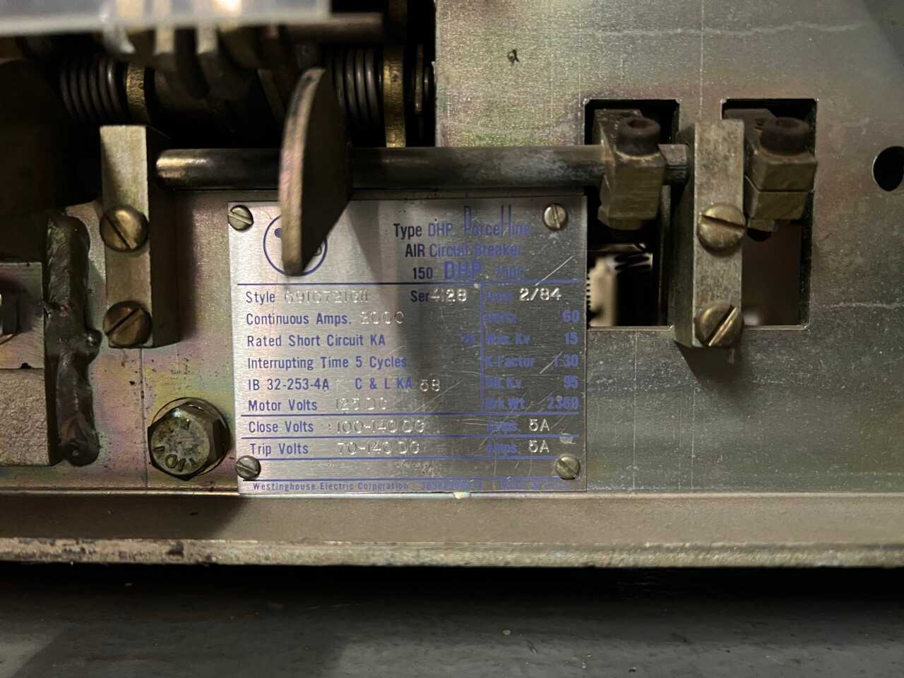 2x Westinghouse DHP air circuit breakers - CIRCUIT BREAKERS