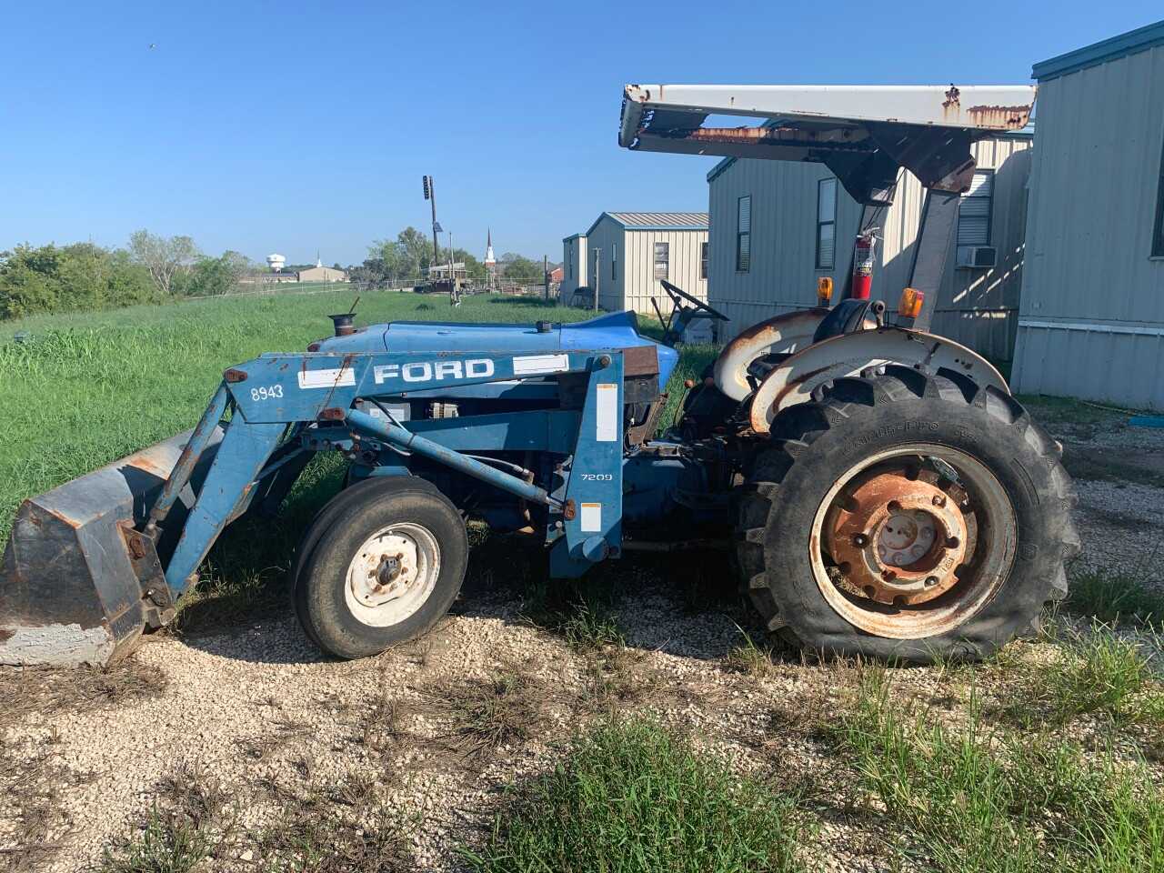 FORD F3930 TRACTOR-LOADER - CONSTRUCTION EQUIPMENT